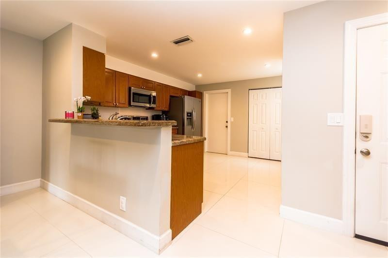 830 Sorrento Dr 830