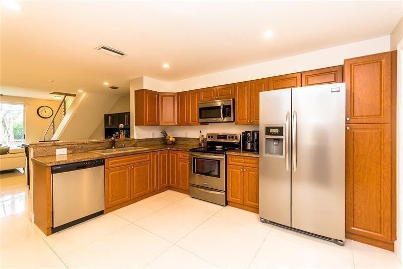 830 Sorrento Dr 830