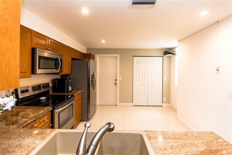 830 Sorrento Dr 830