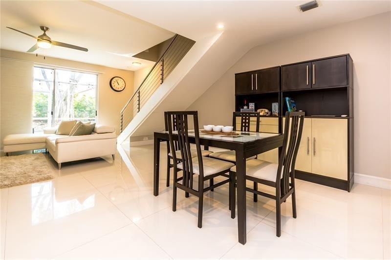 830 Sorrento Dr 830