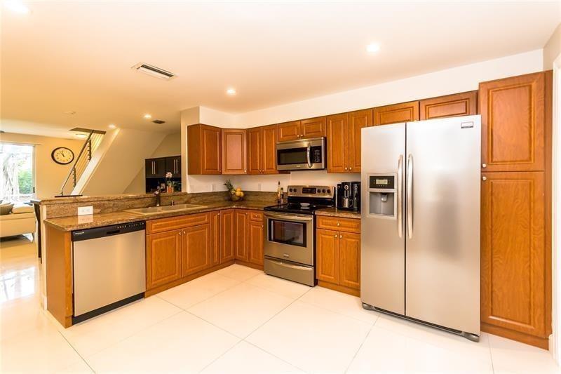 830 Sorrento Dr 830