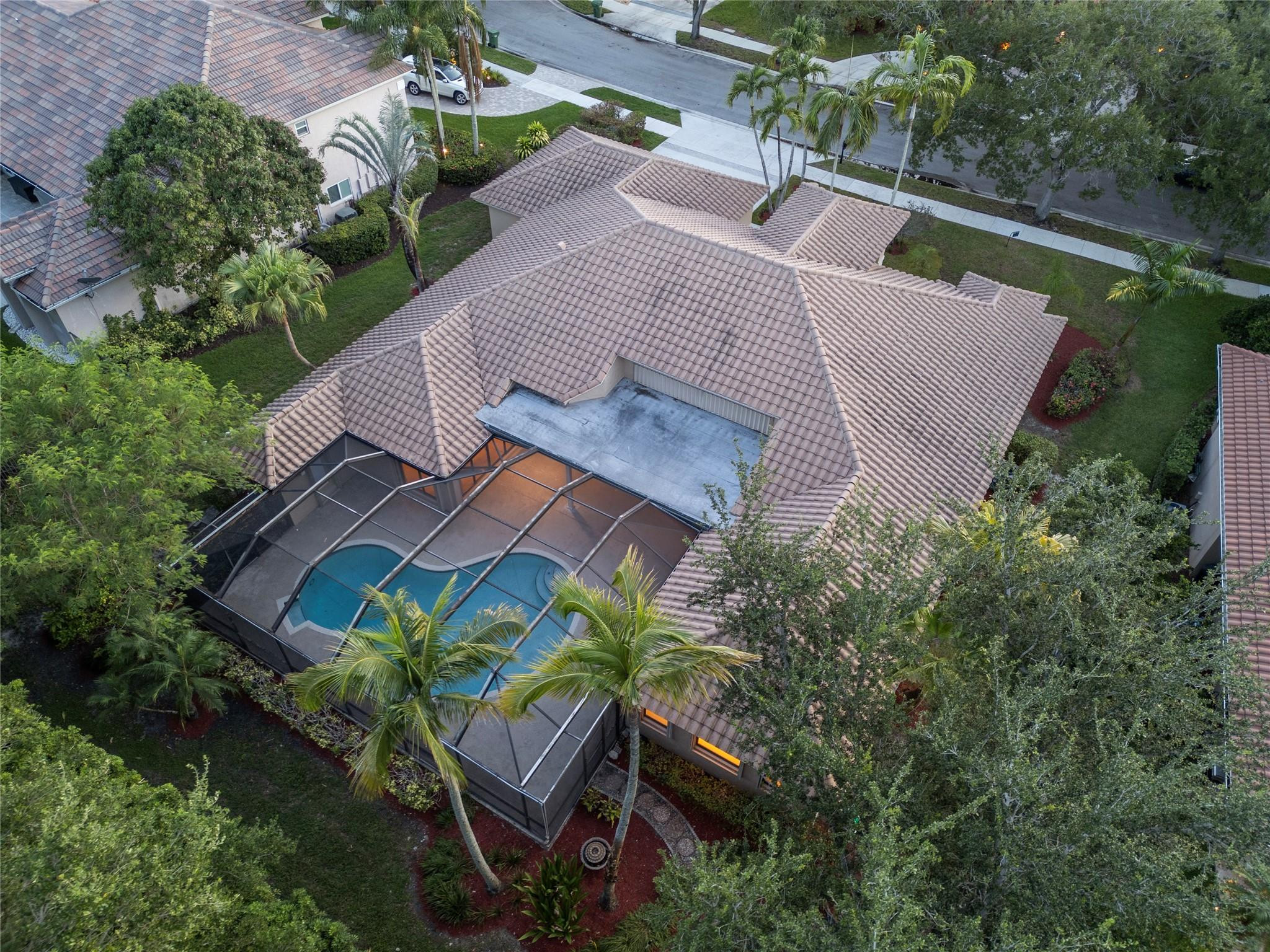 1280 MANOR CT