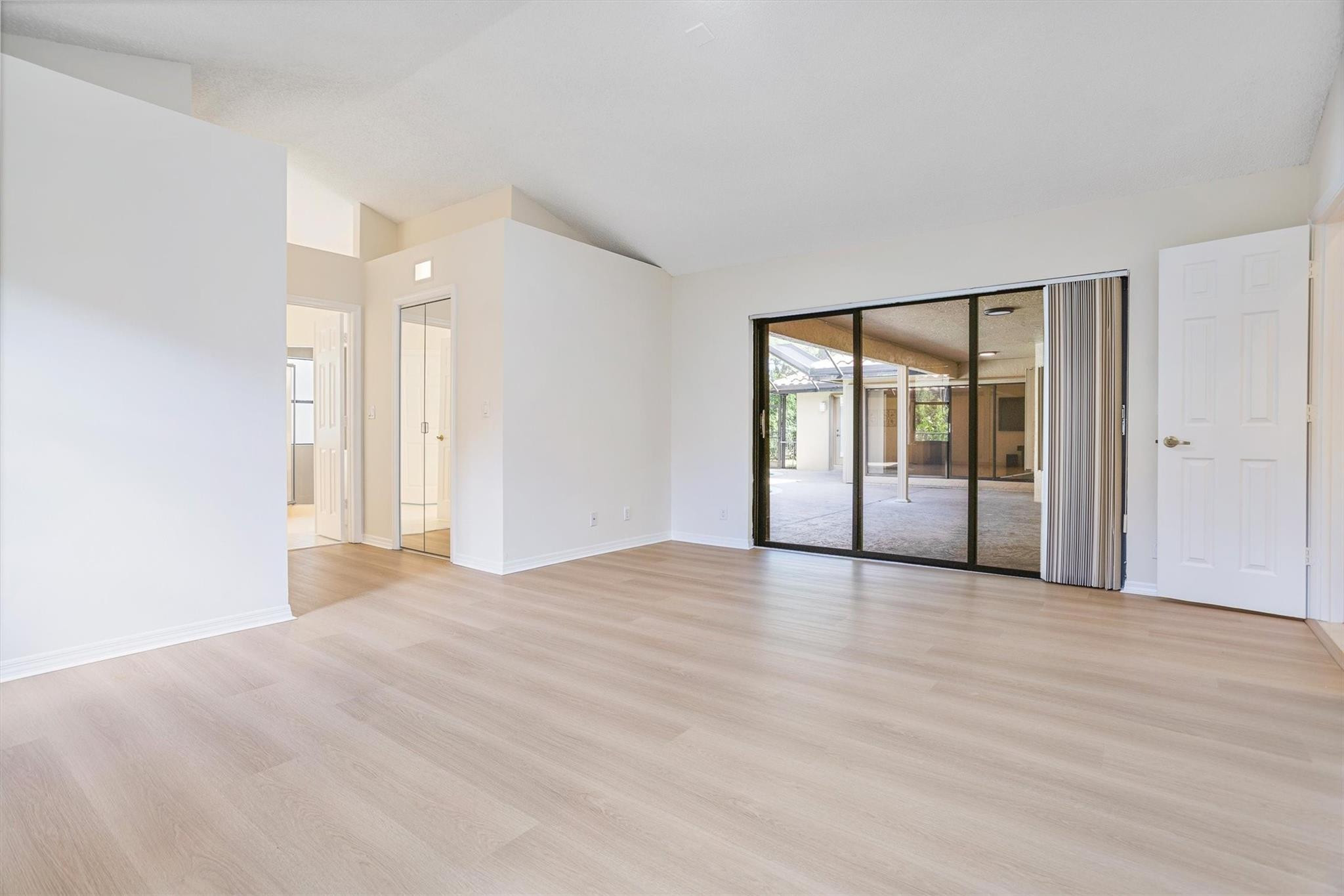 1280 MANOR CT