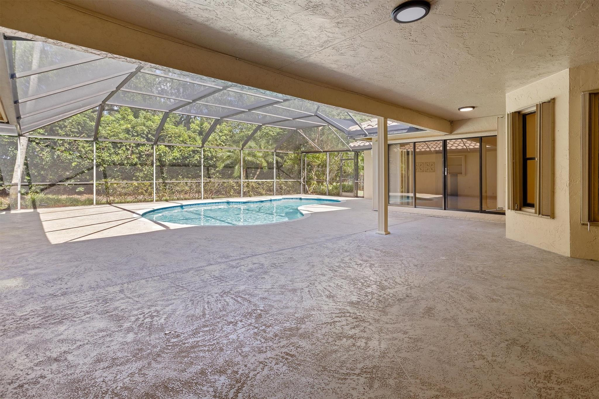 1280 MANOR CT