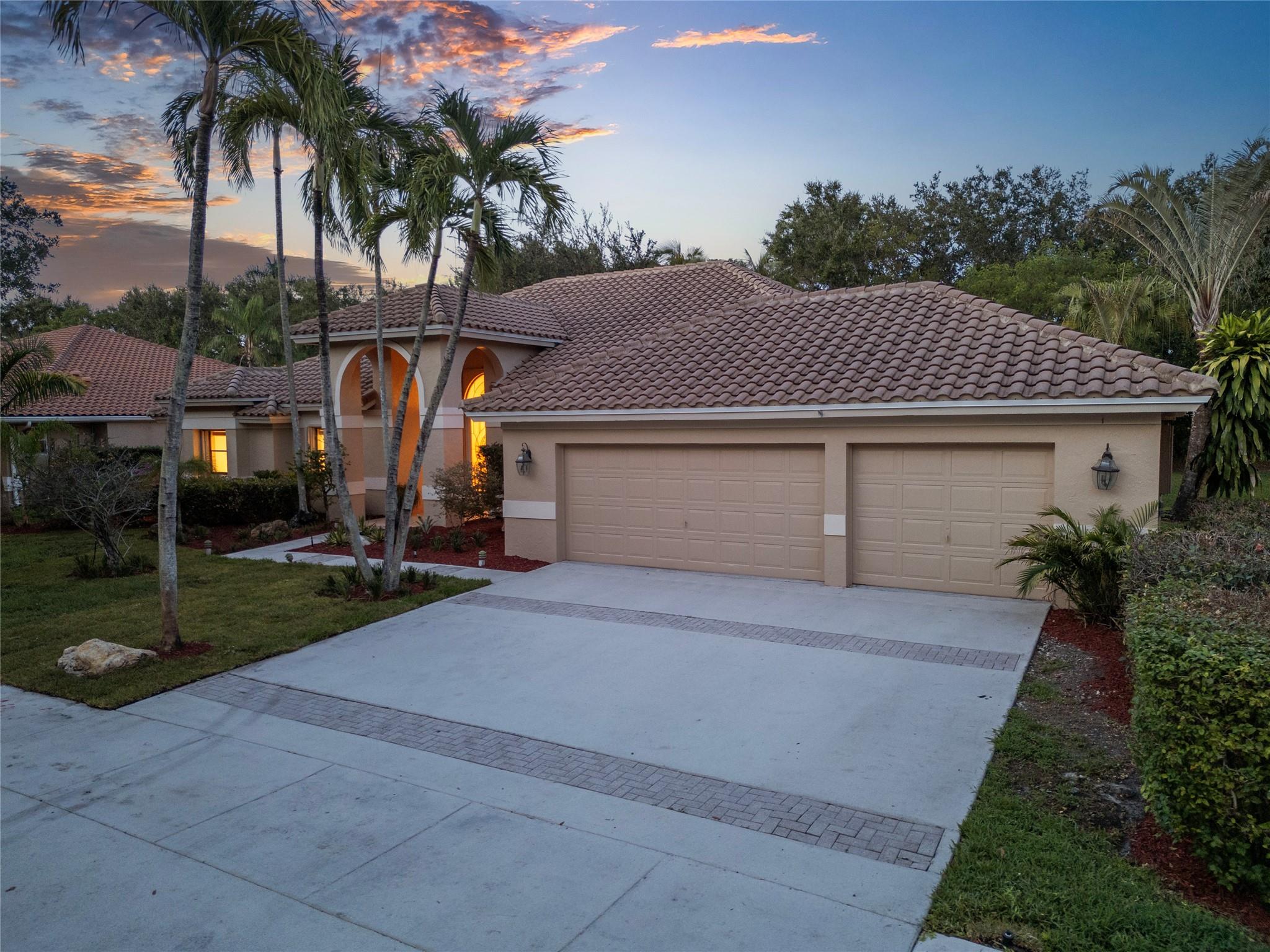 1280 MANOR CT