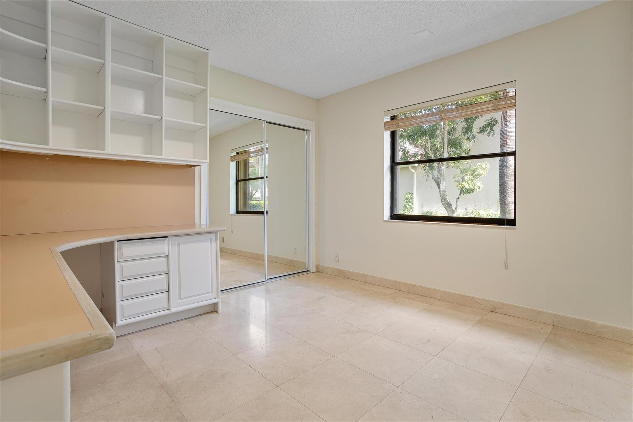1280 MANOR CT