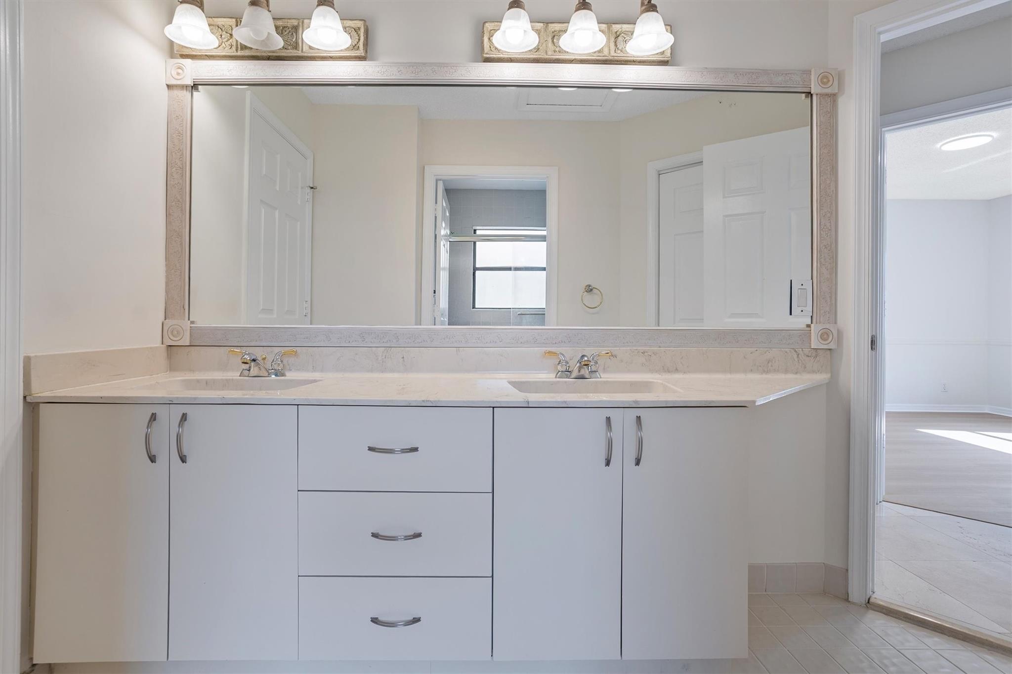 1280 MANOR CT