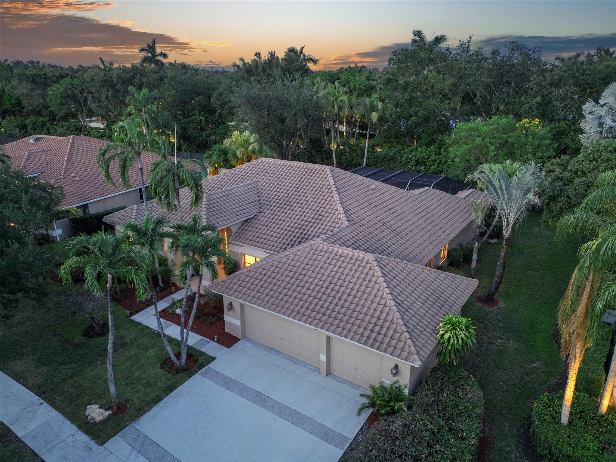 1280 MANOR CT