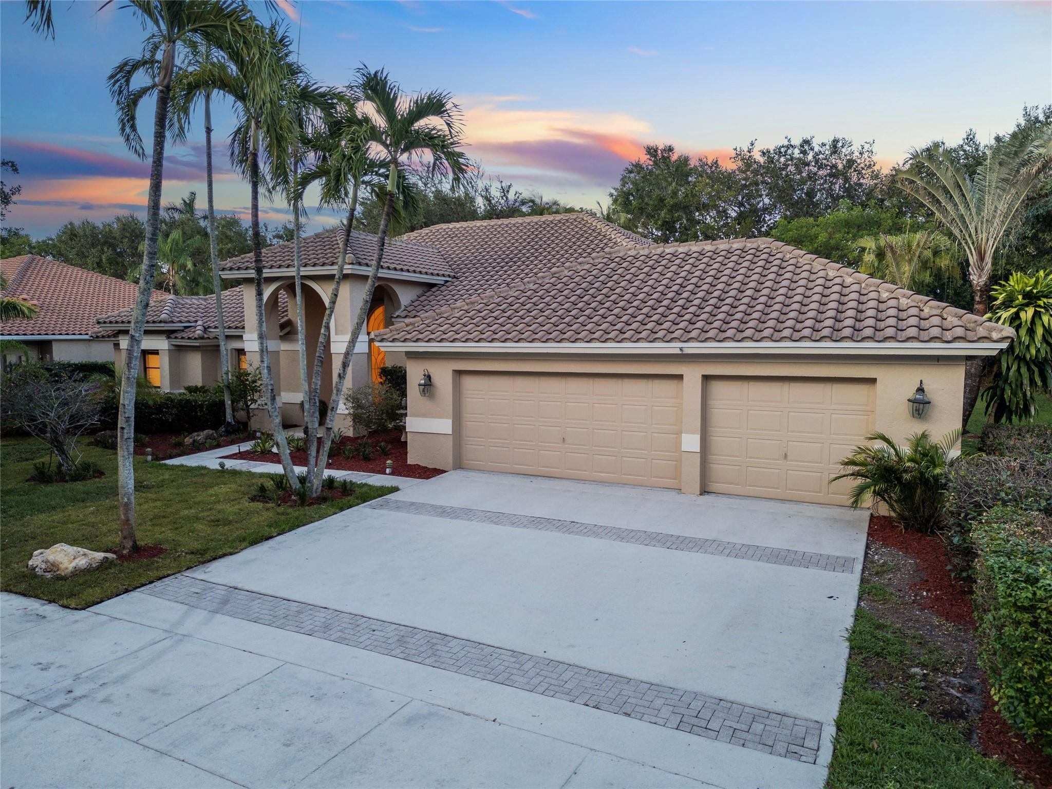 1280 MANOR CT