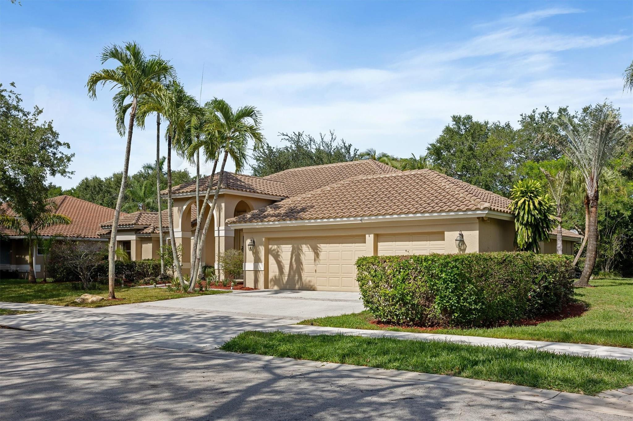1280 MANOR CT