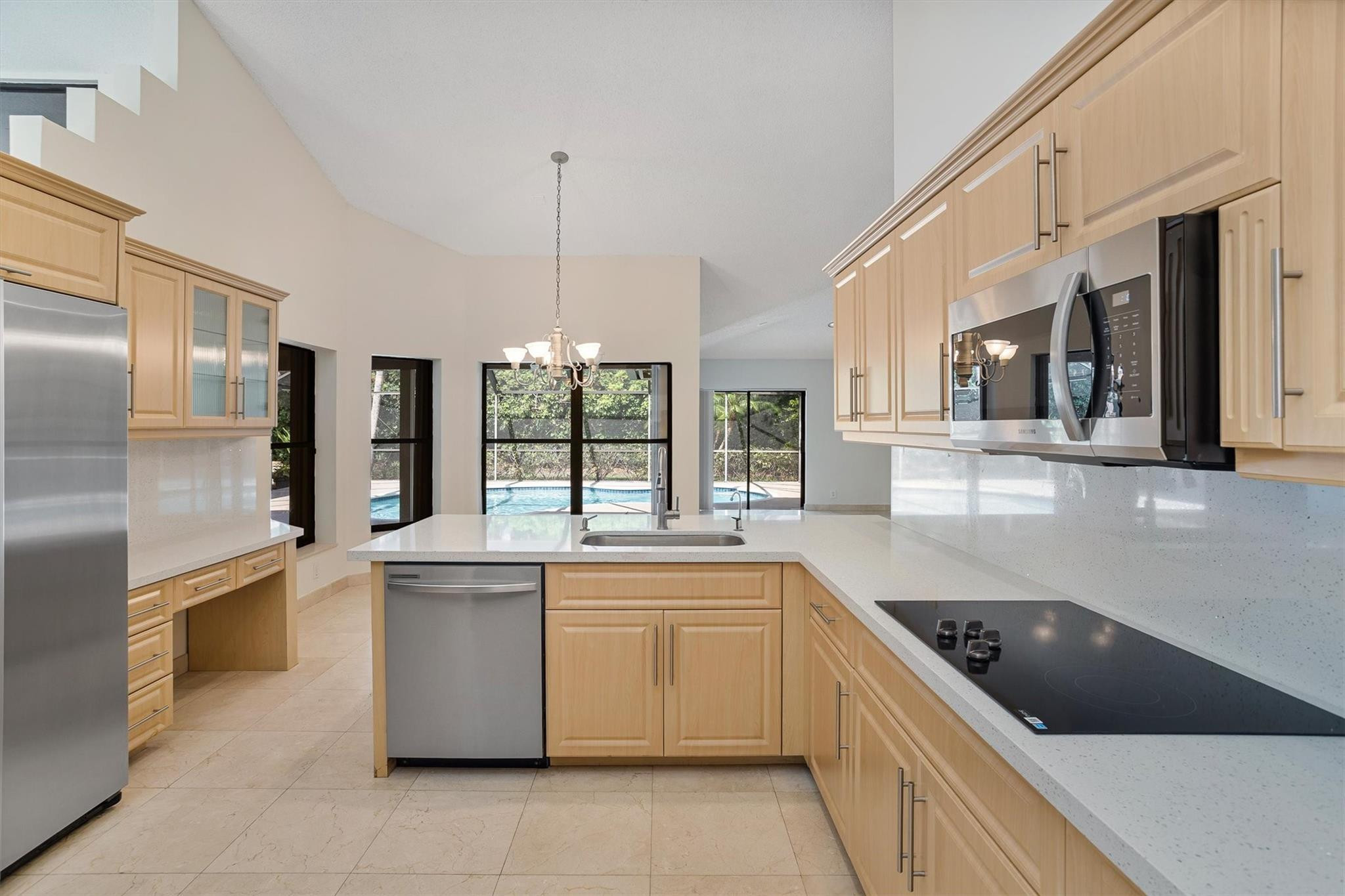 1280 MANOR CT