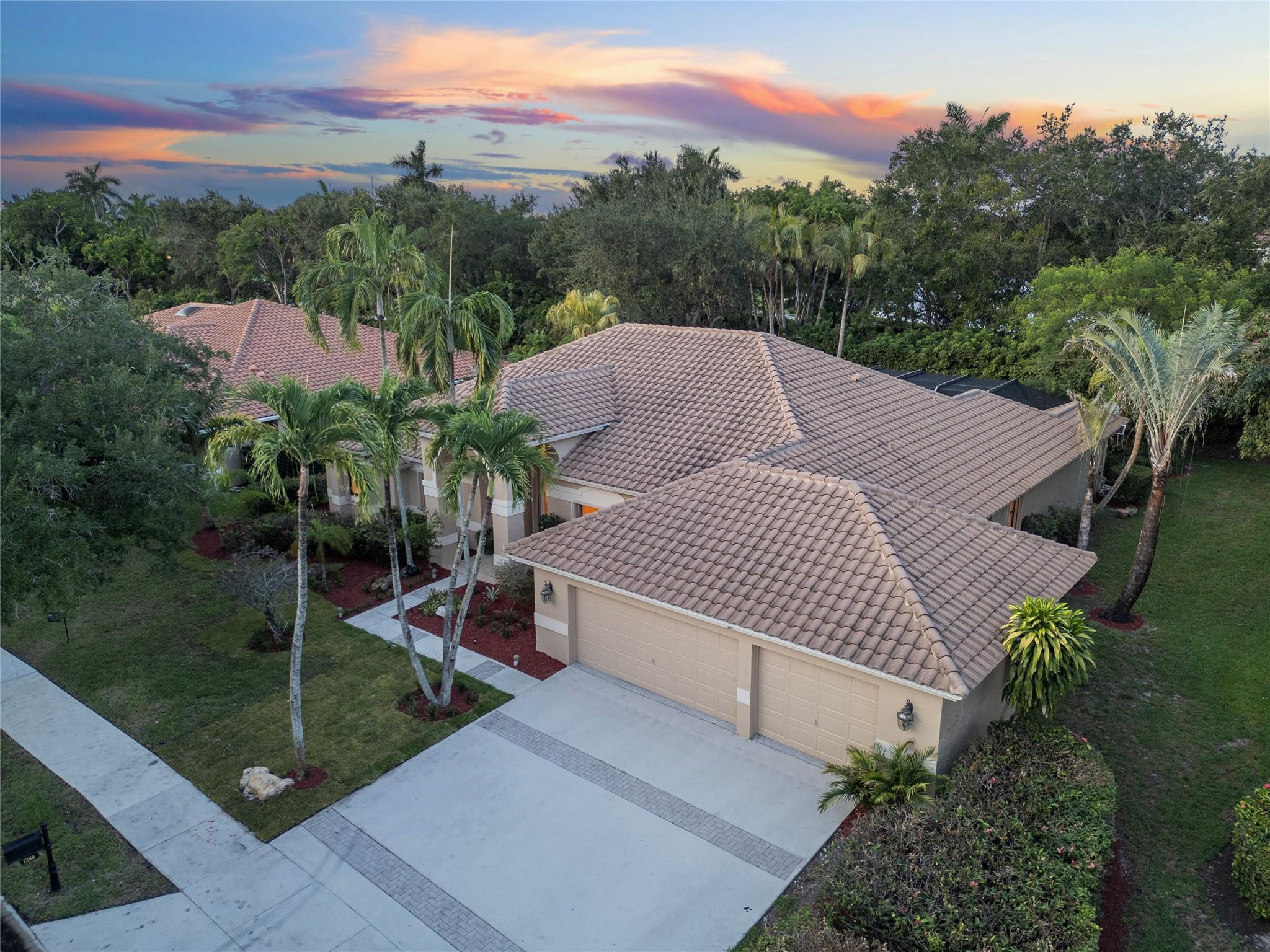 1280 MANOR CT