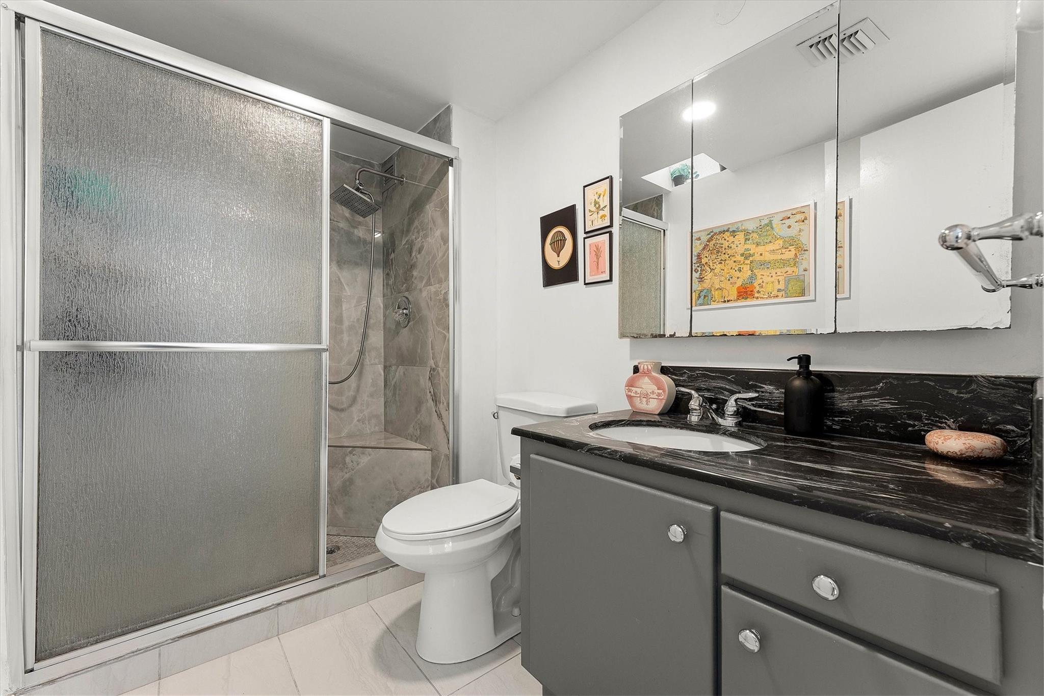 18081 Biscayne Blvd 902-4