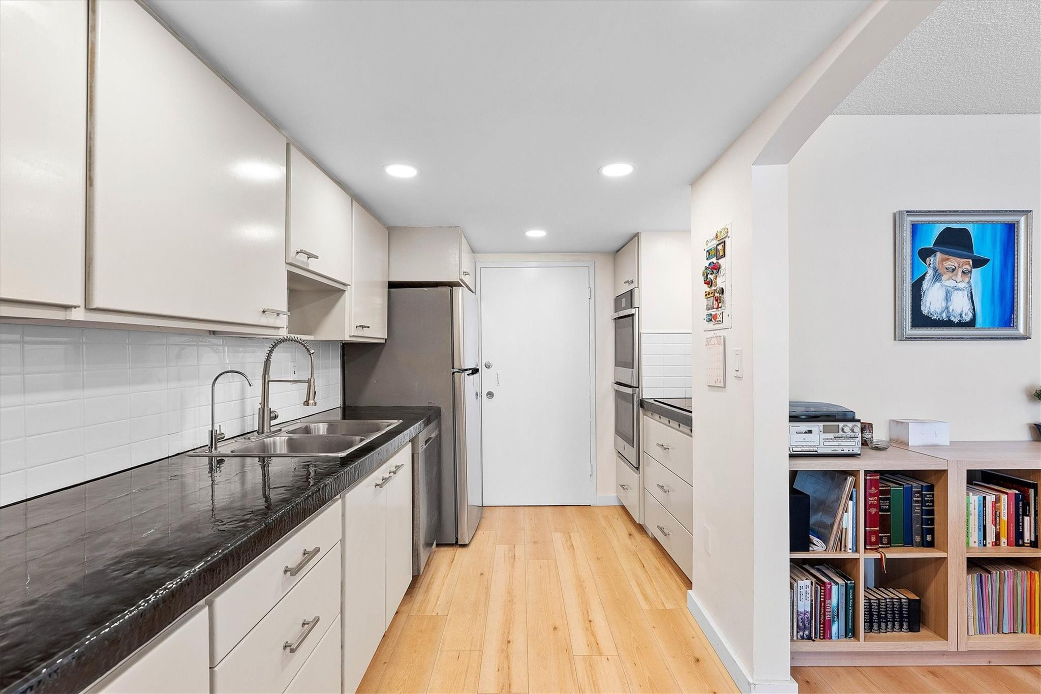 18081 Biscayne Blvd 902-4