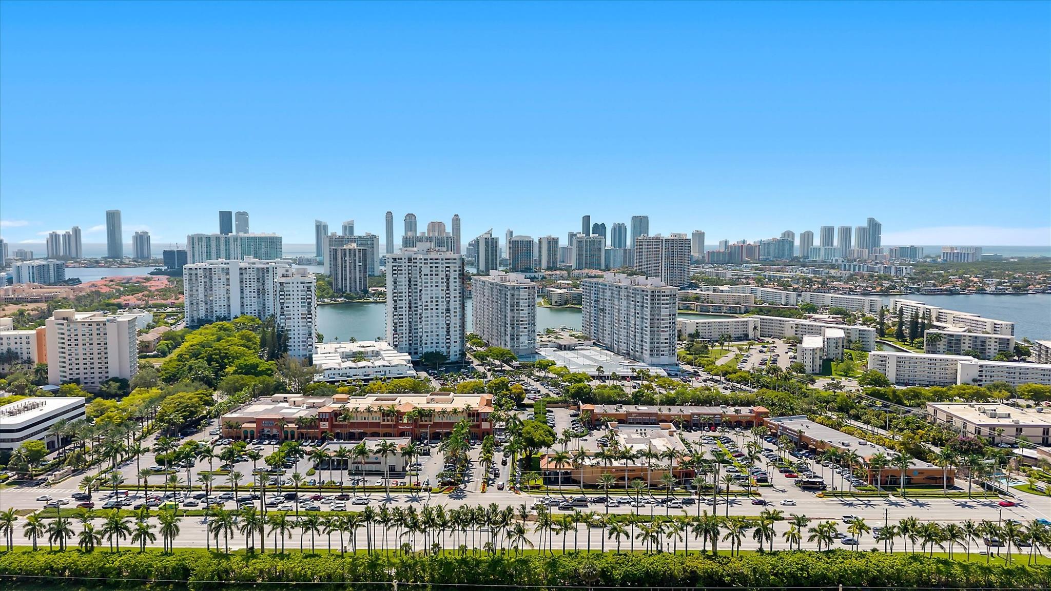 18081 Biscayne Blvd 902-4