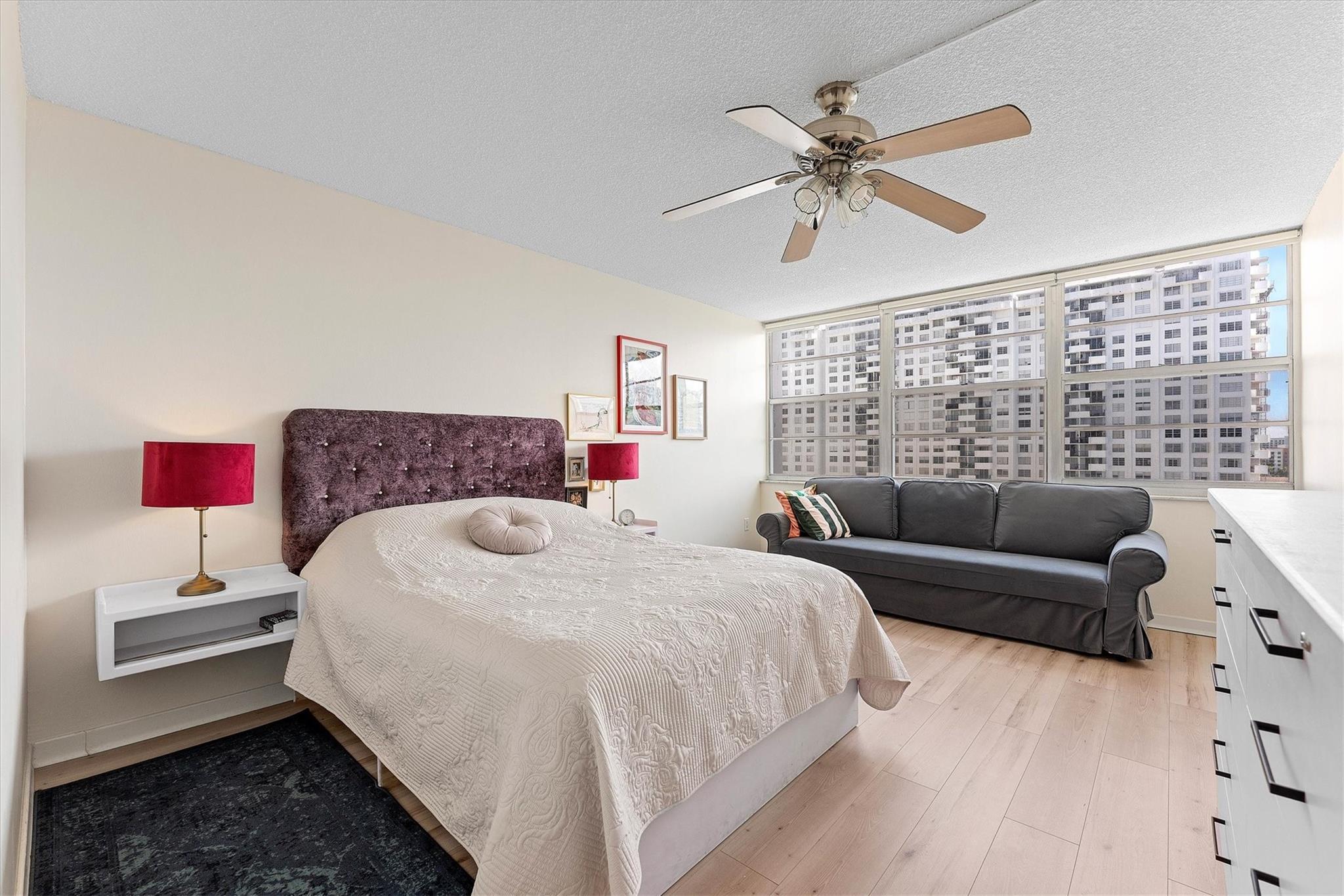 18081 Biscayne Blvd 902-4