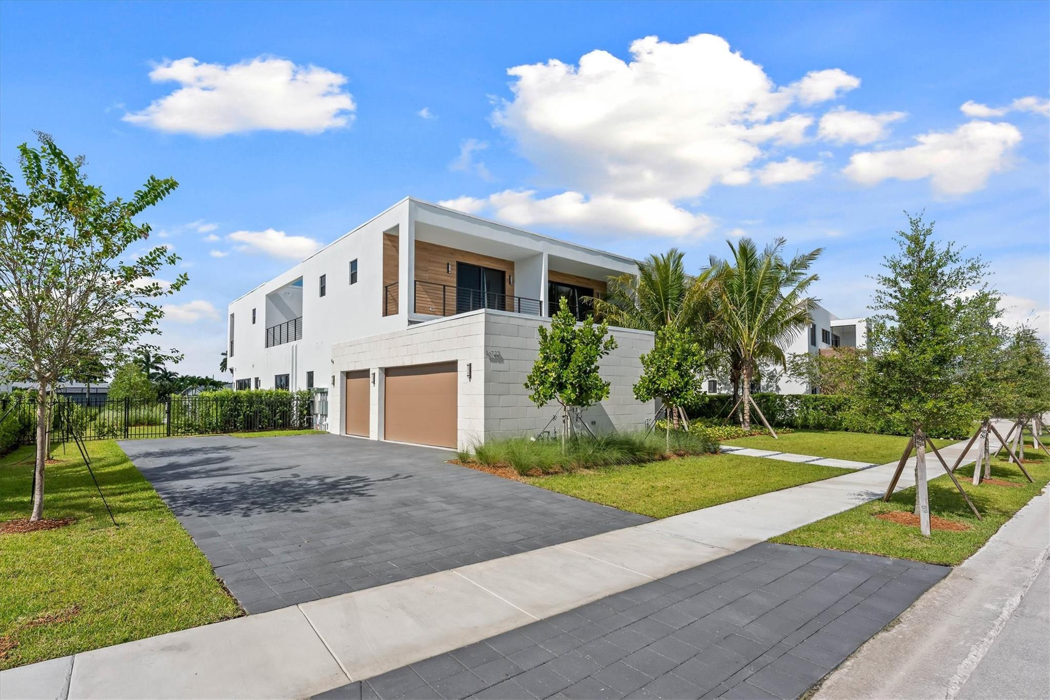 16722 S Botaniko Dr S