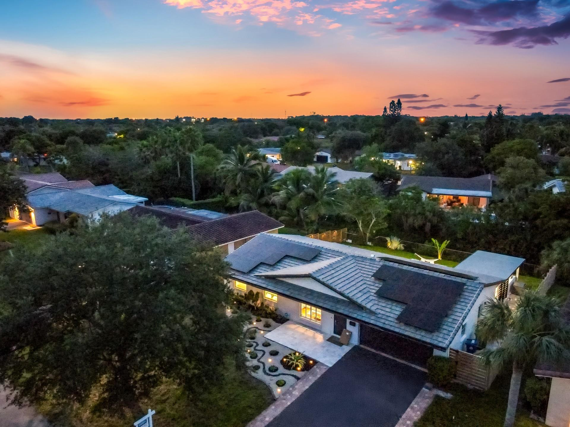 7609 NW 40th St