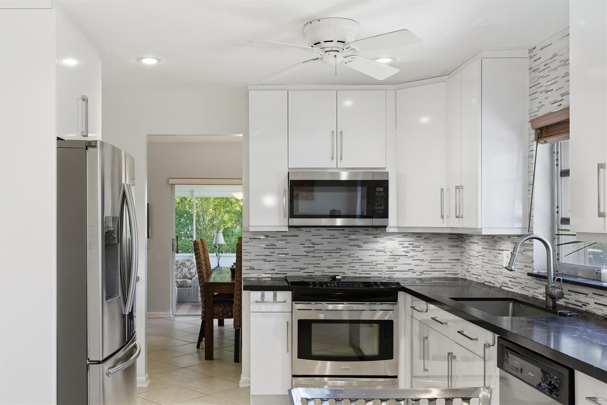 4803 QUEEN PALM LN