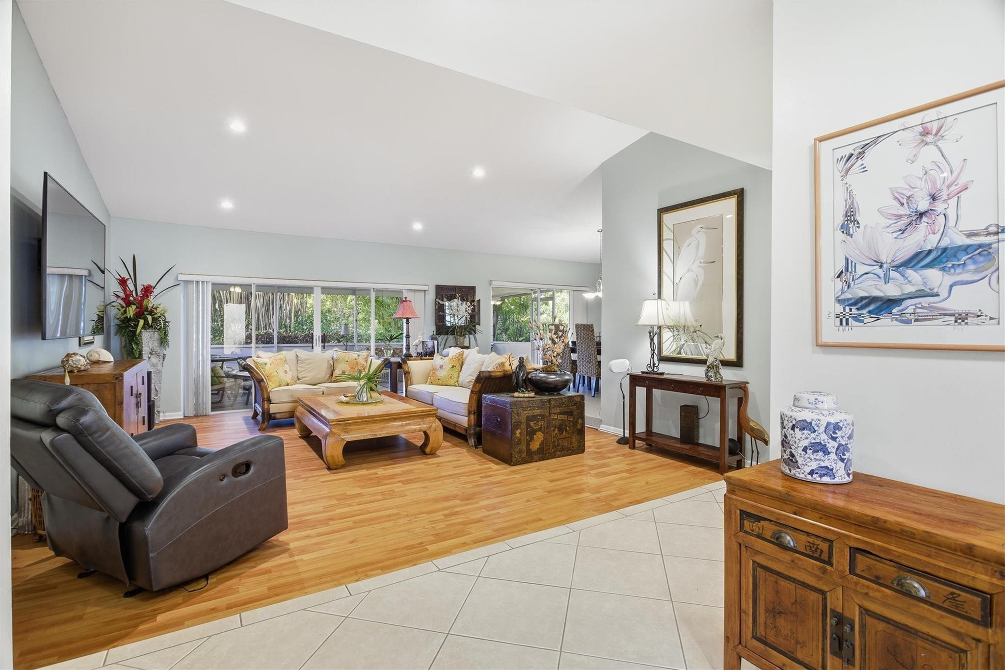 4803 QUEEN PALM LN