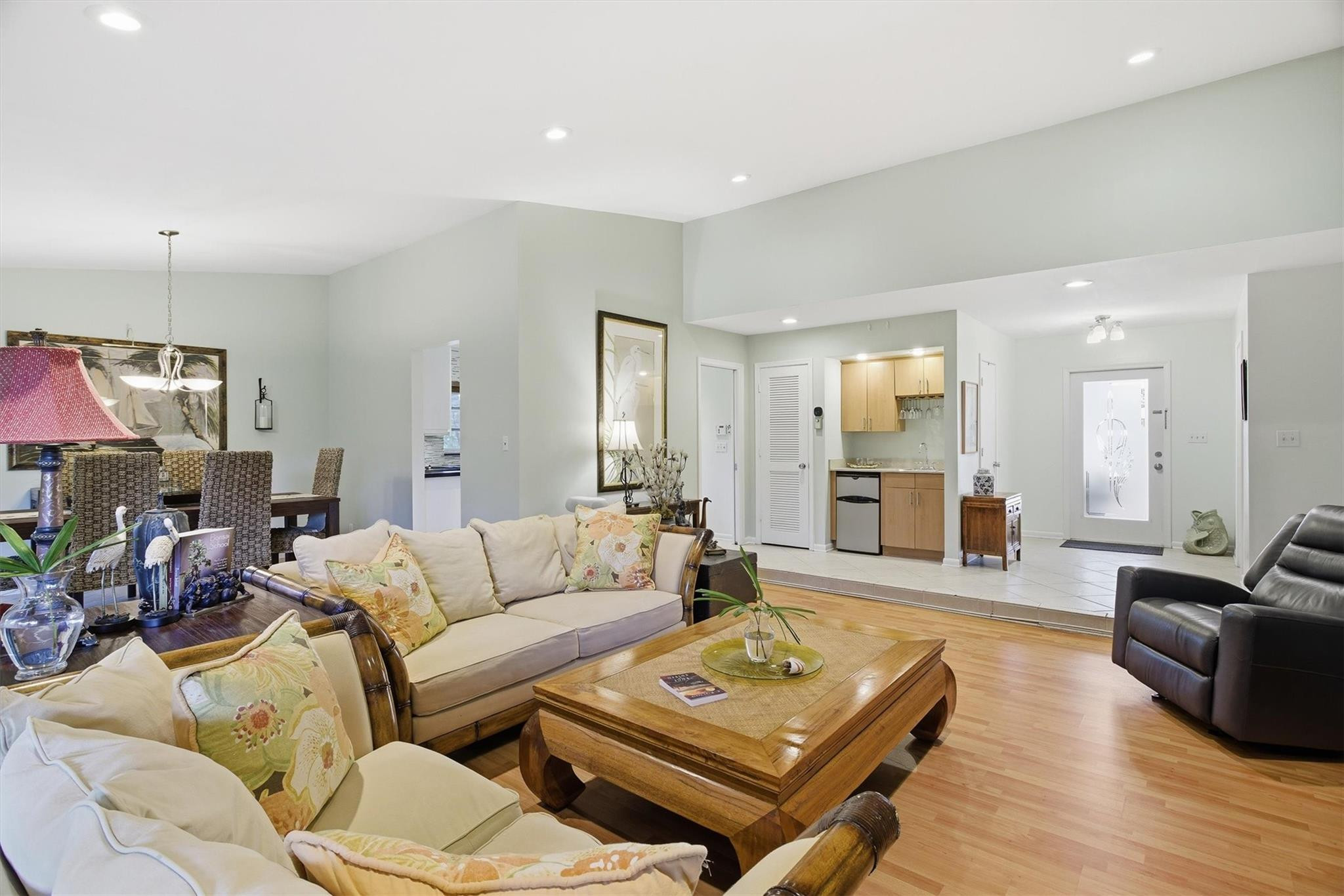 4803 QUEEN PALM LN