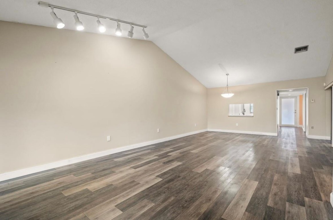 370 Fairway Circle 13