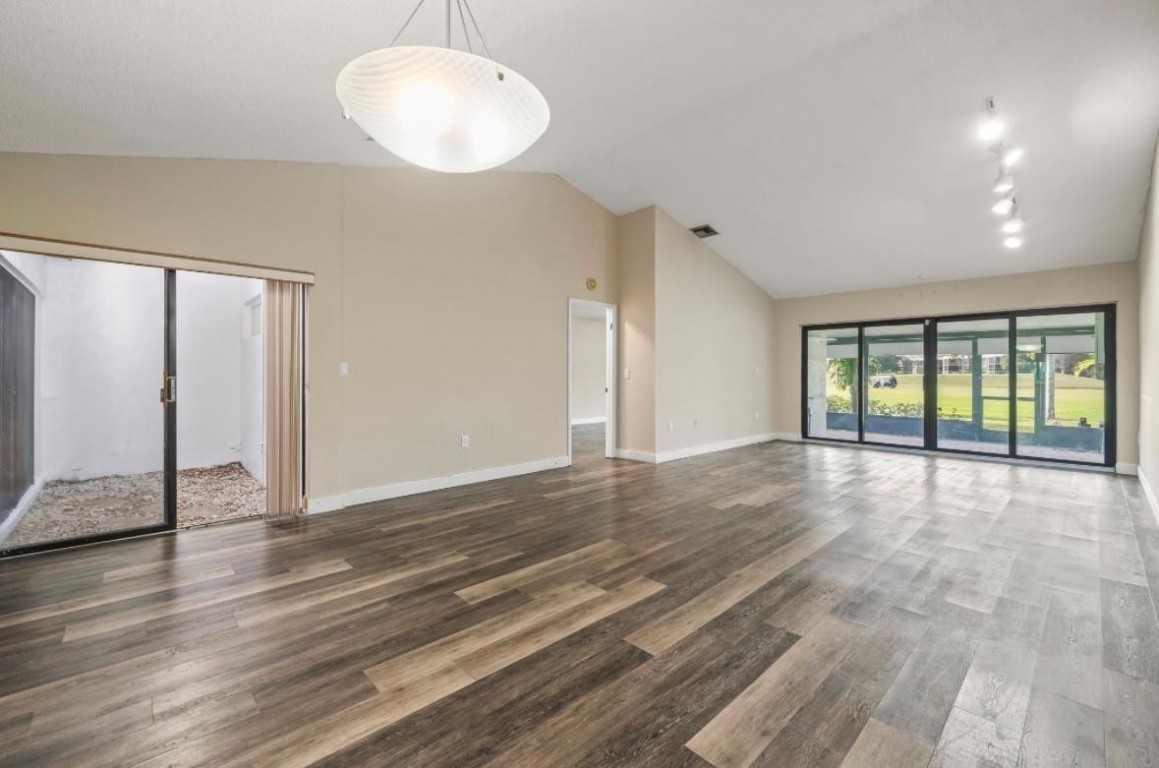 370 Fairway Circle 13