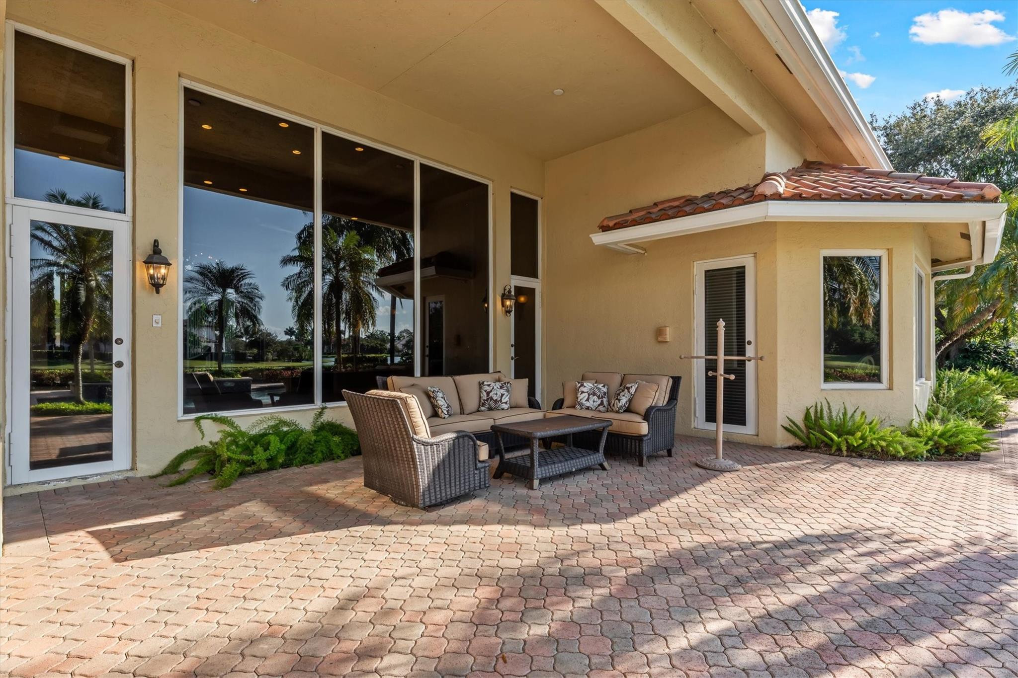 3060 Paddock Road, Weston