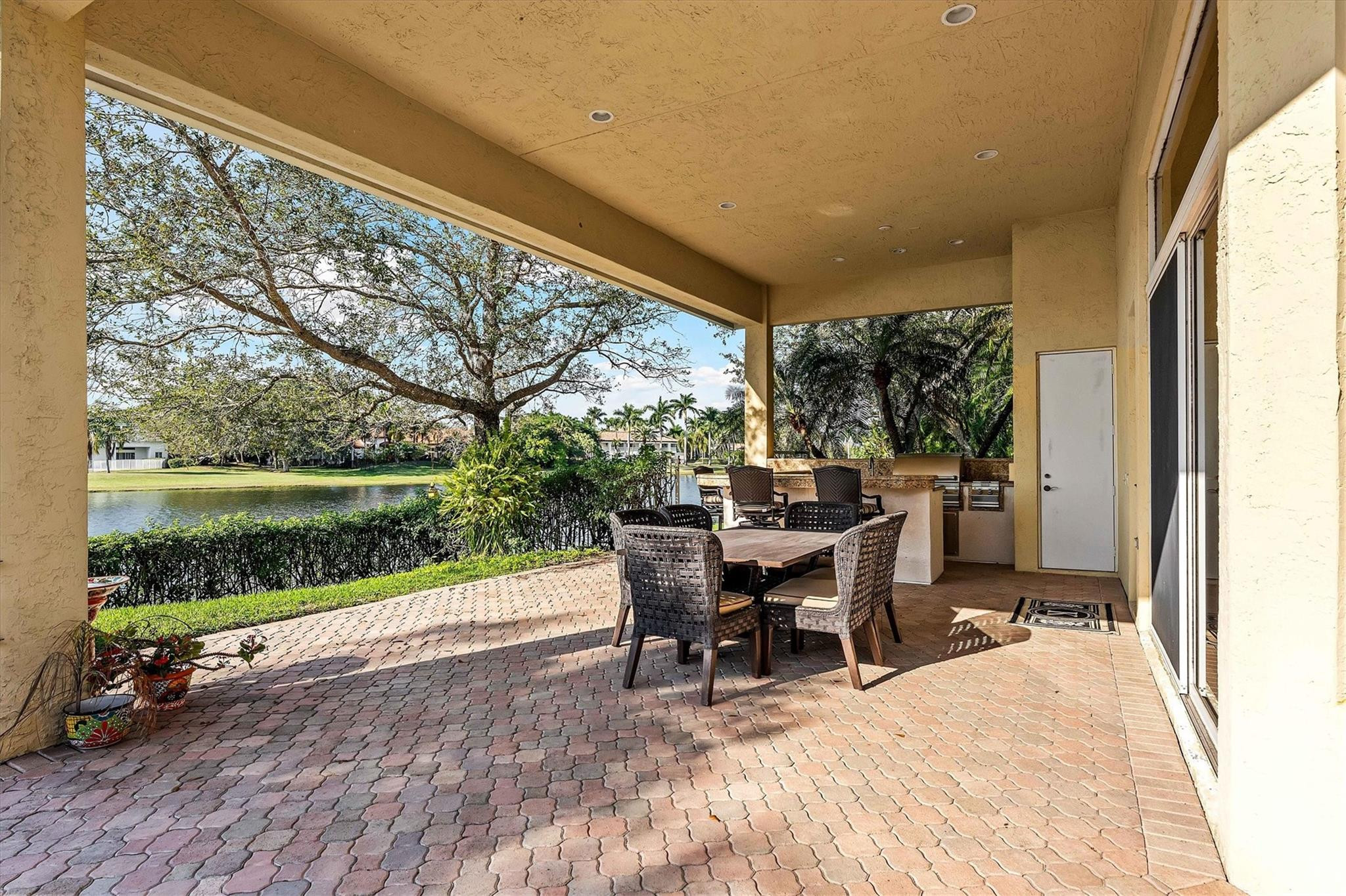 3060 Paddock Road, Weston