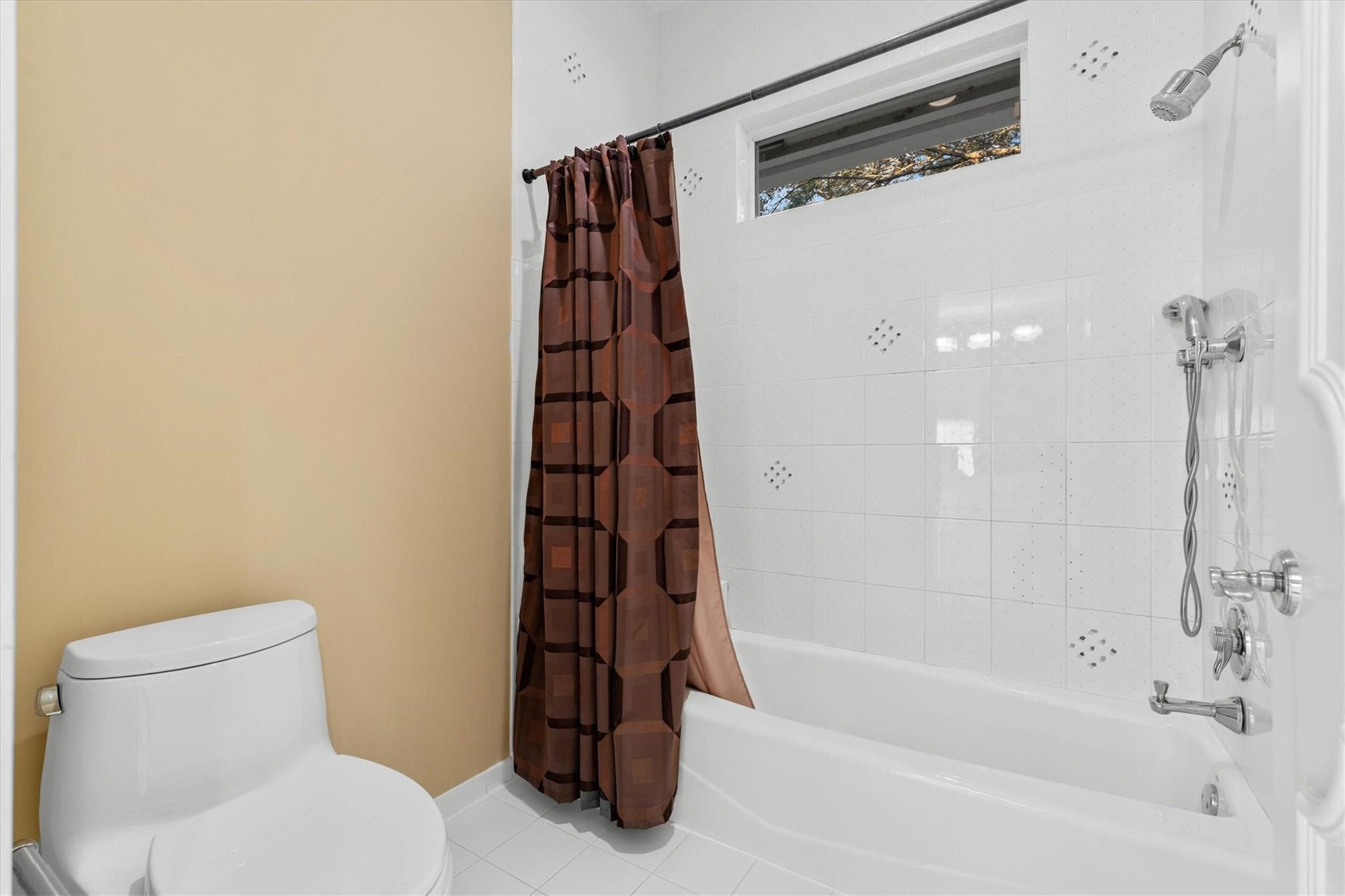 3060 Paddock Road, Weston