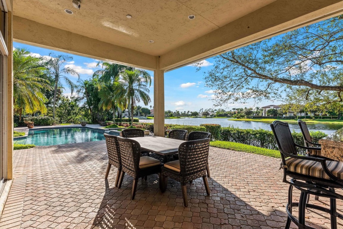 3060 Paddock Road, Weston