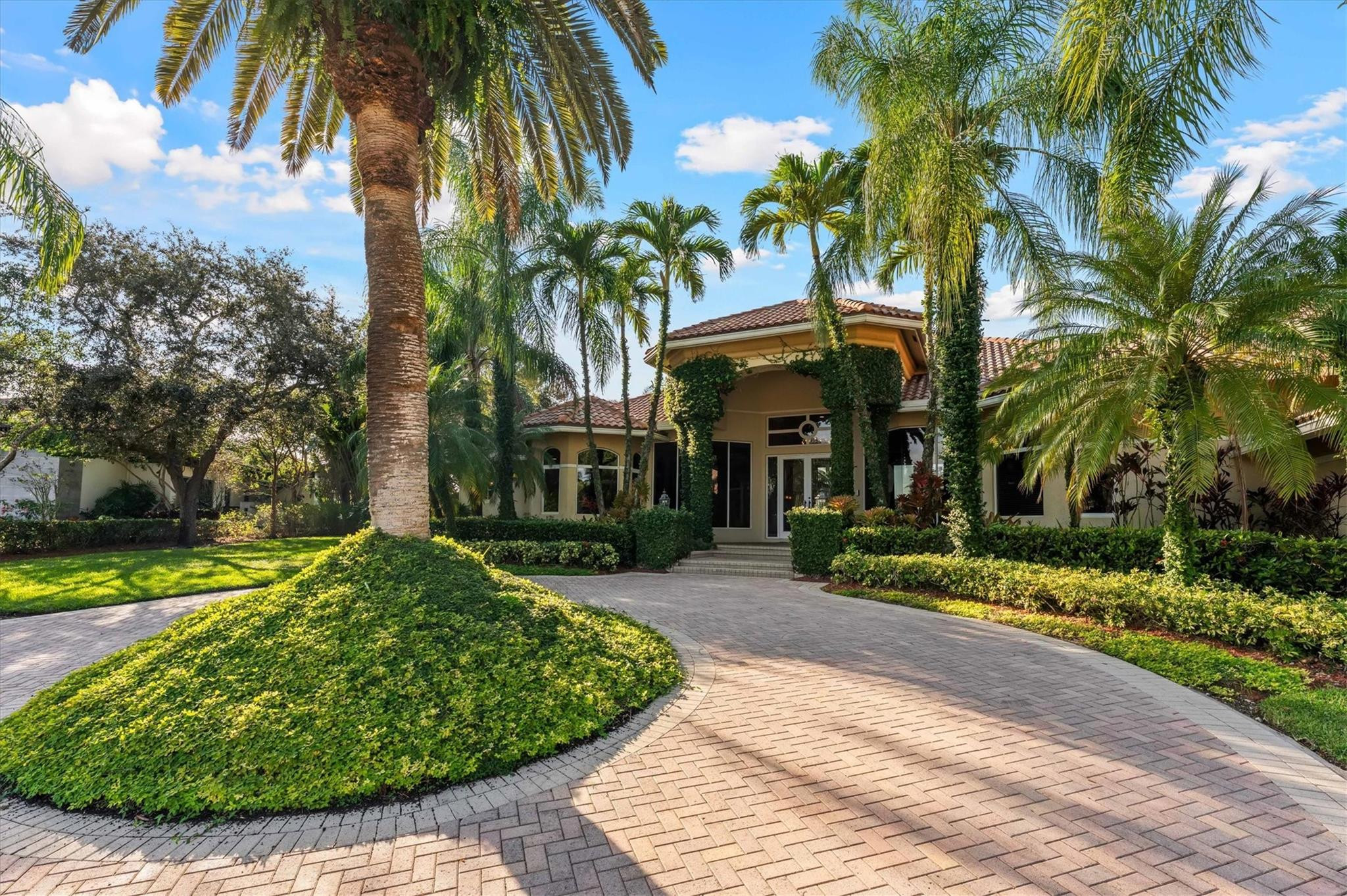 3060 Paddock Road, Weston