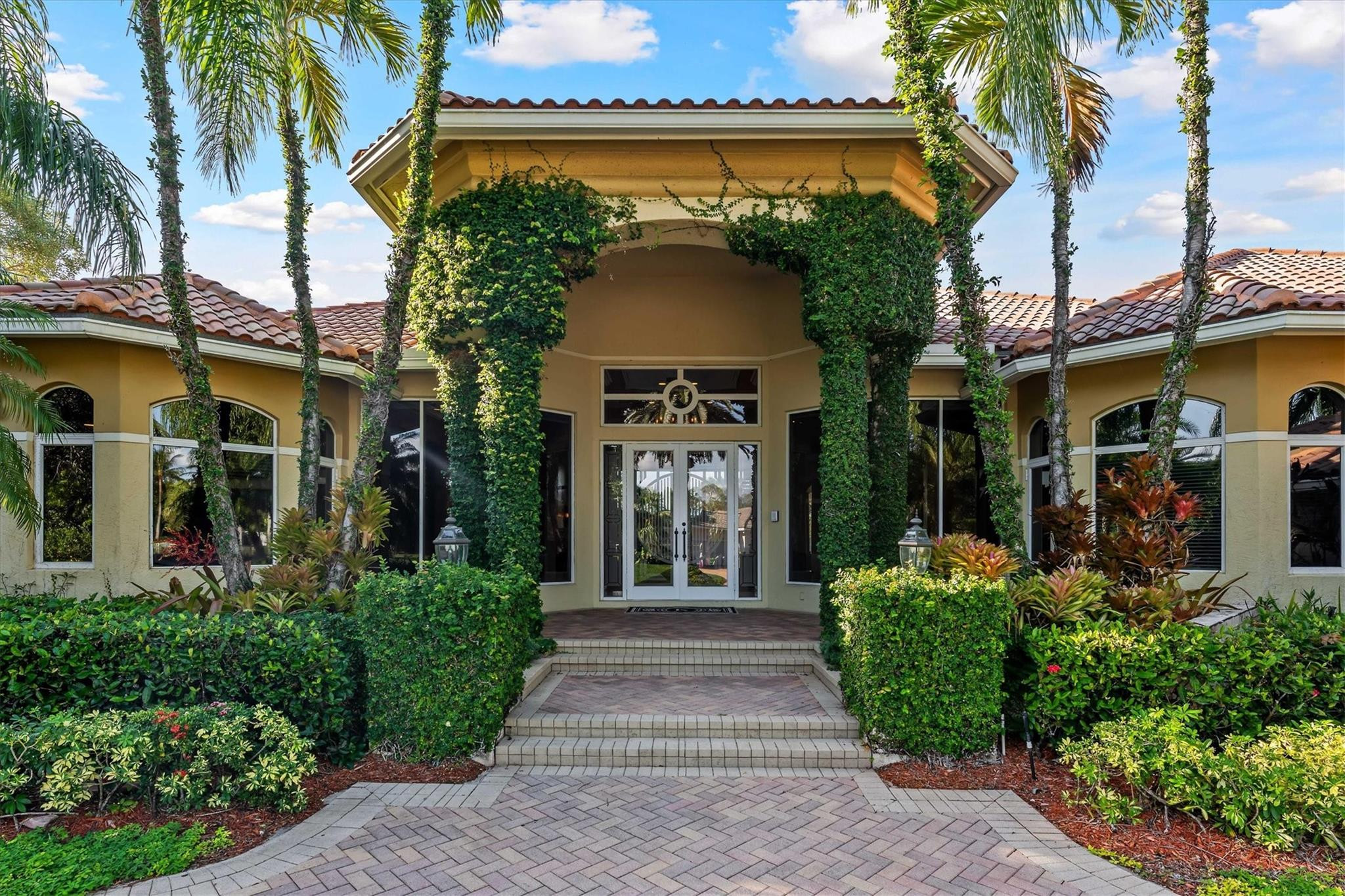 3060 Paddock Road, Weston