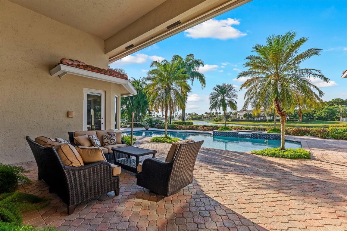 3060 Paddock Road, Weston