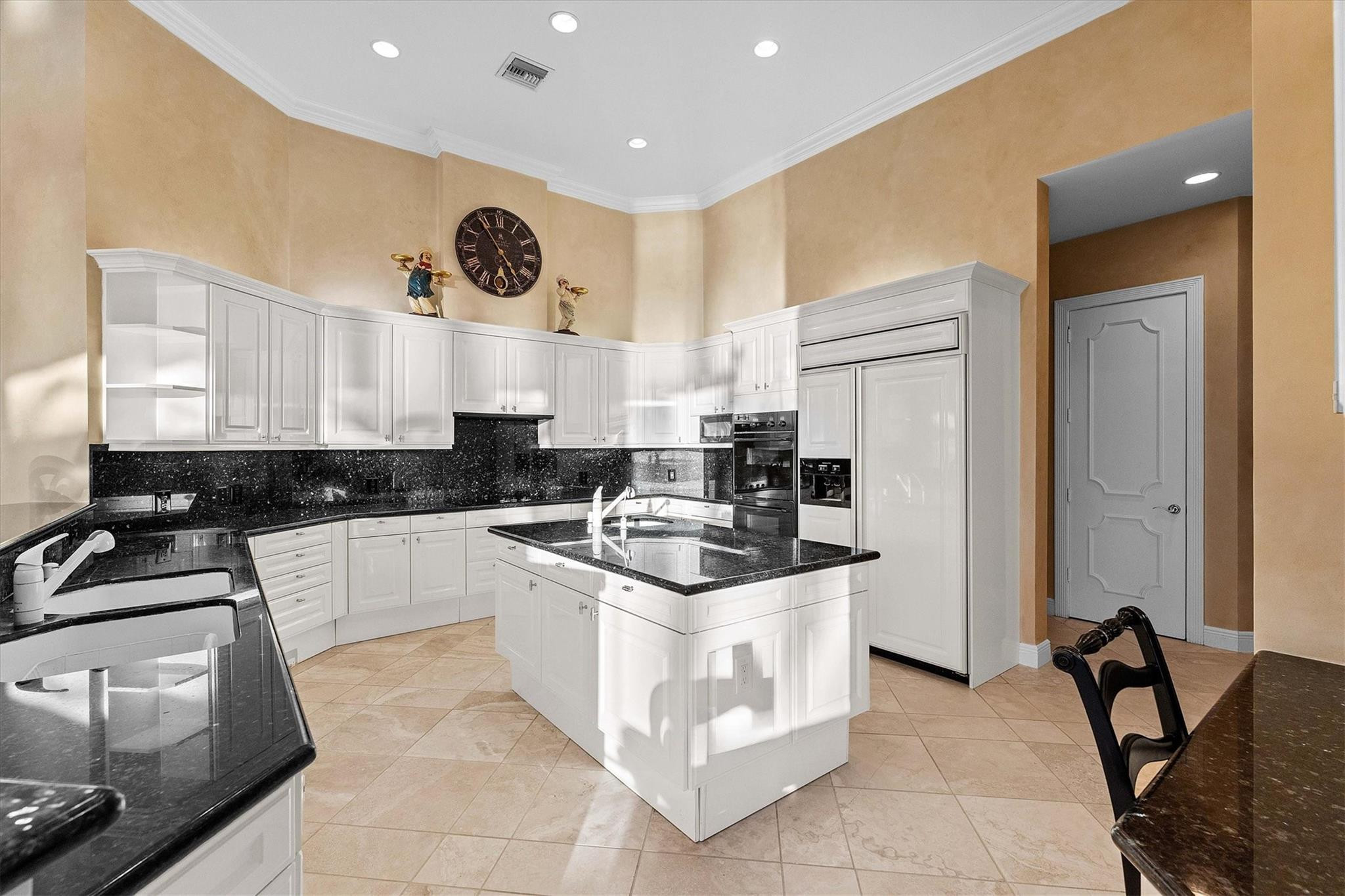 3060 Paddock Road, Weston