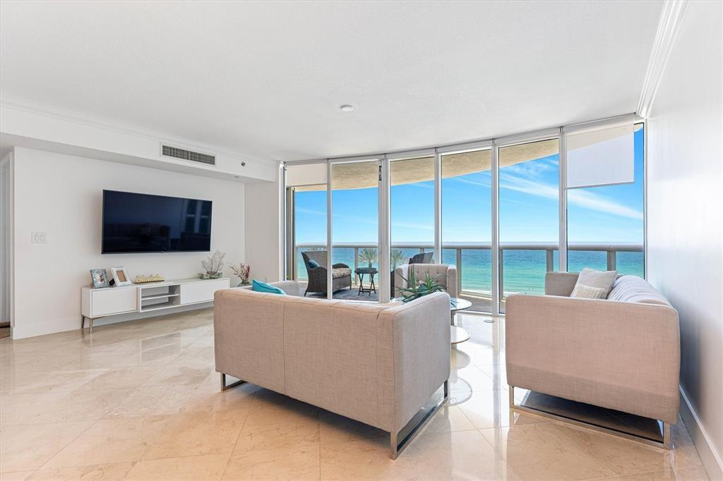 17201 Collins Avenue 805