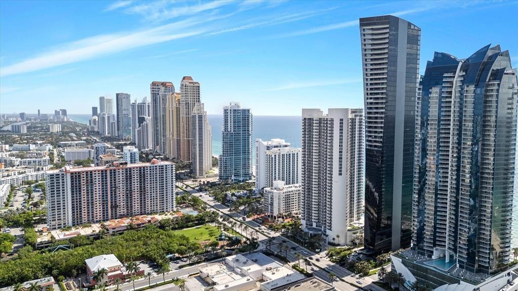 17201 Collins Avenue 805