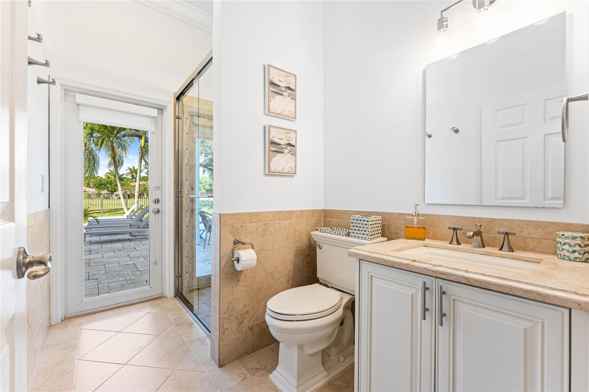 2527 Montclaire Circle