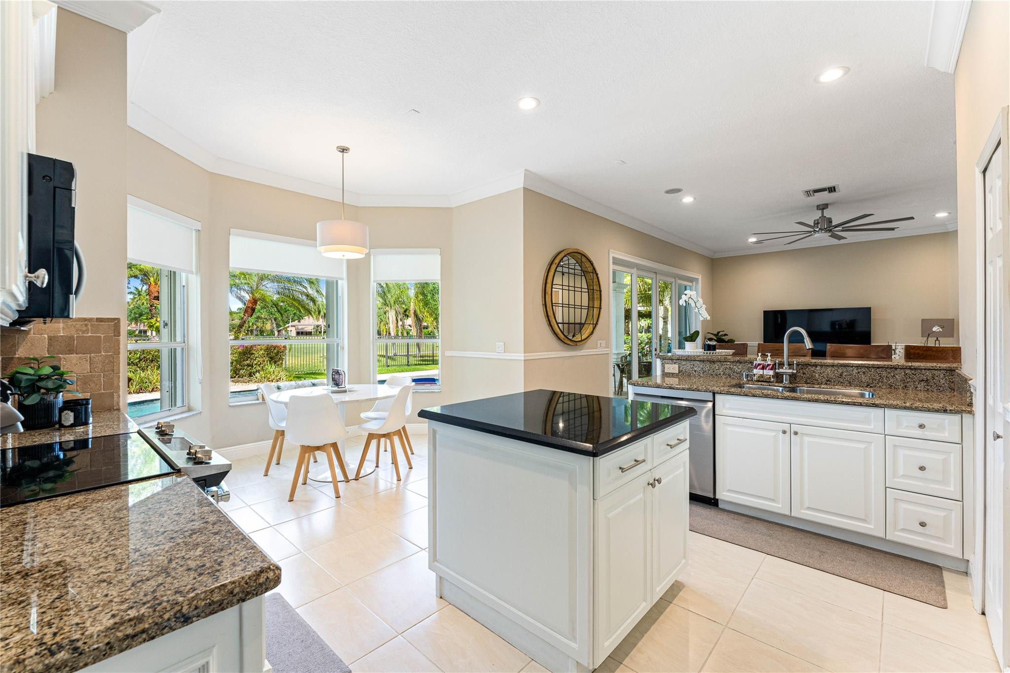 2527 Montclaire Circle