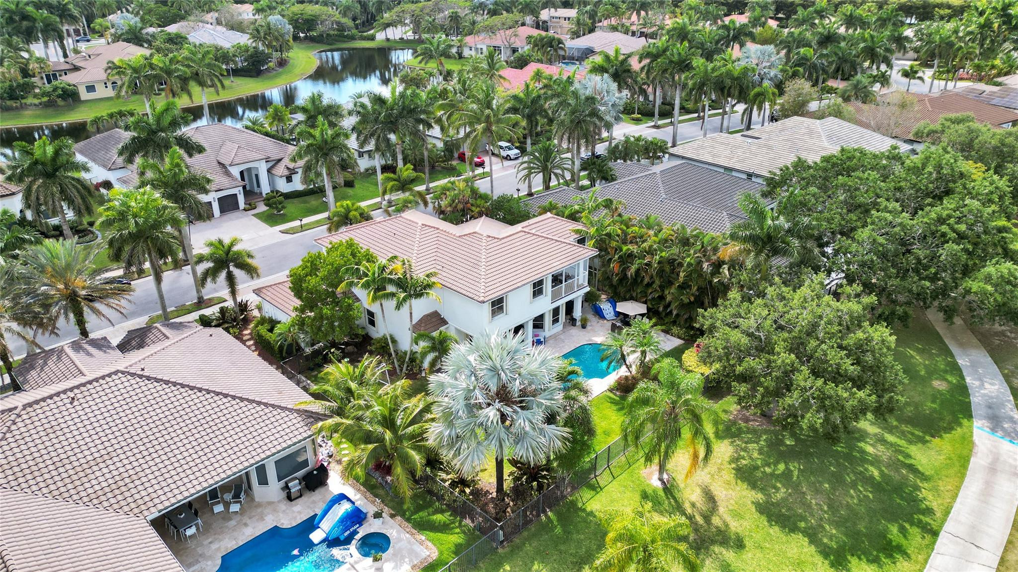 2527 Montclaire Circle