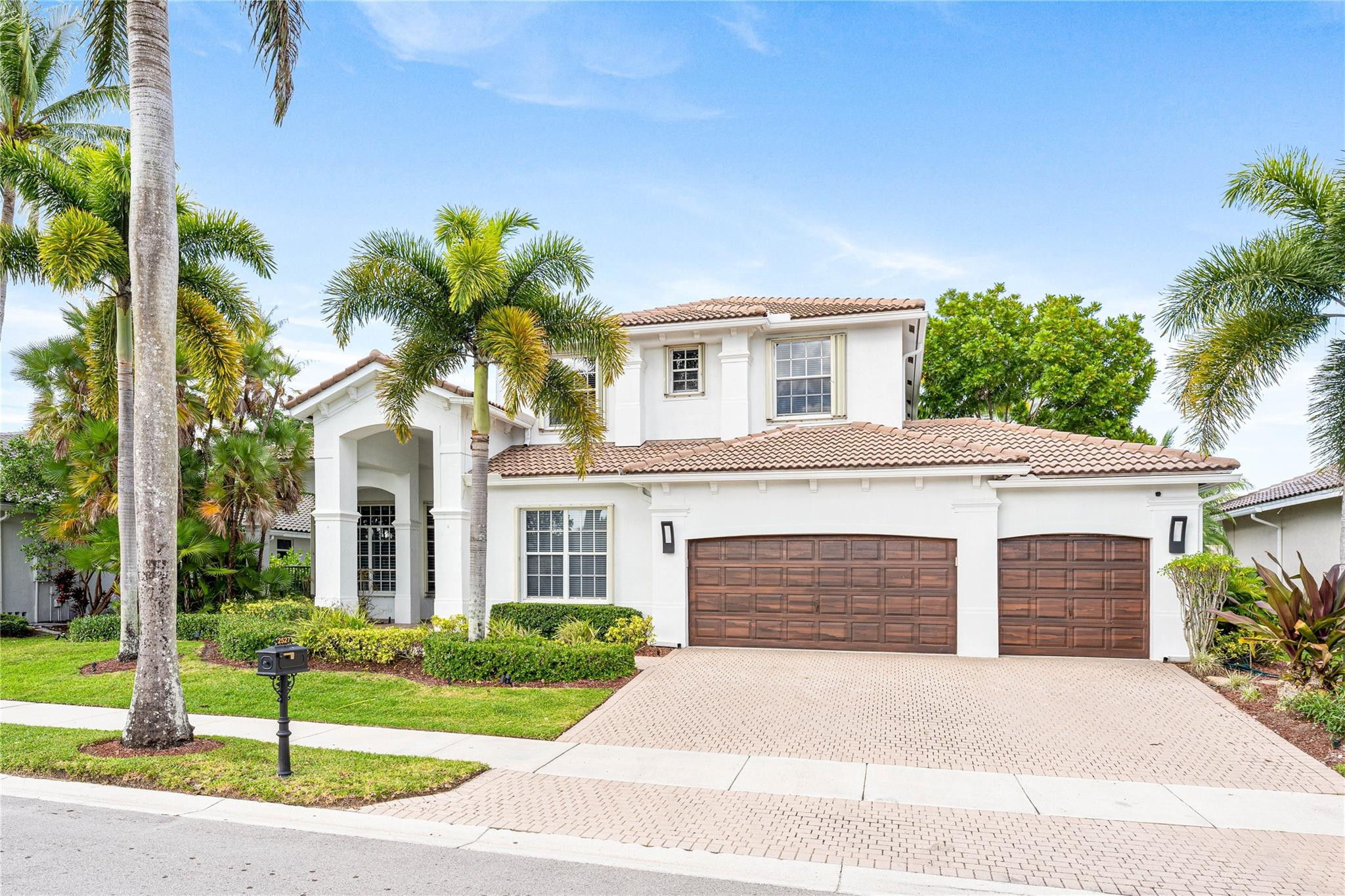 2527 Montclaire Circle
