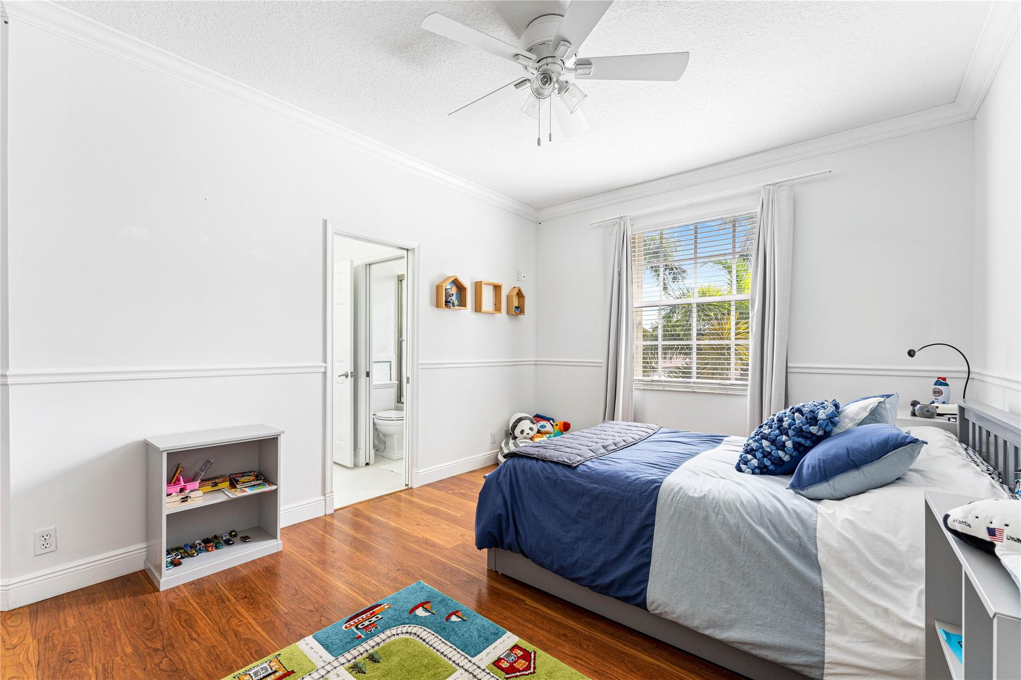 2527 Montclaire Circle