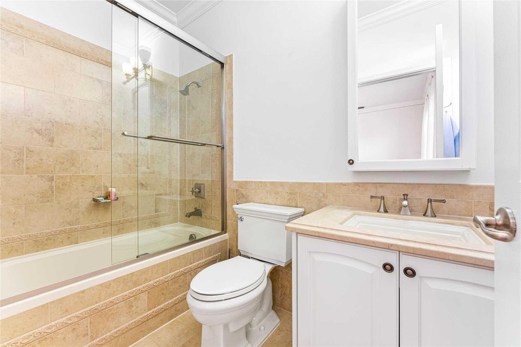 2527 Montclaire Circle