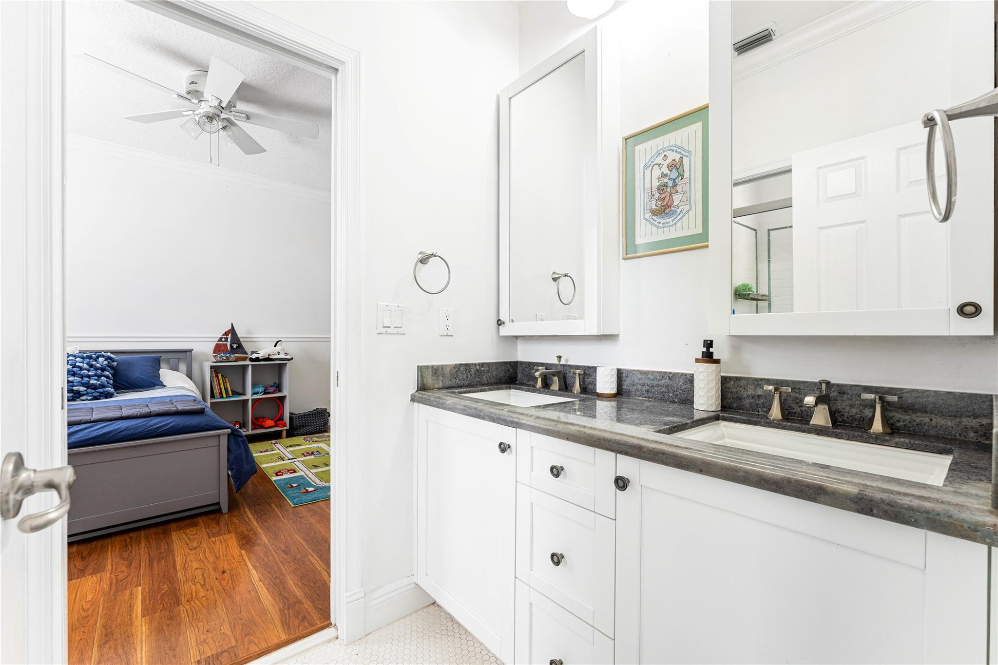 2527 Montclaire Circle