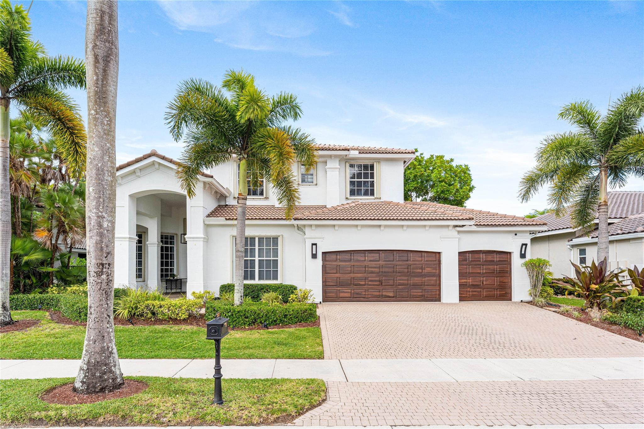 2527 Montclaire Circle
