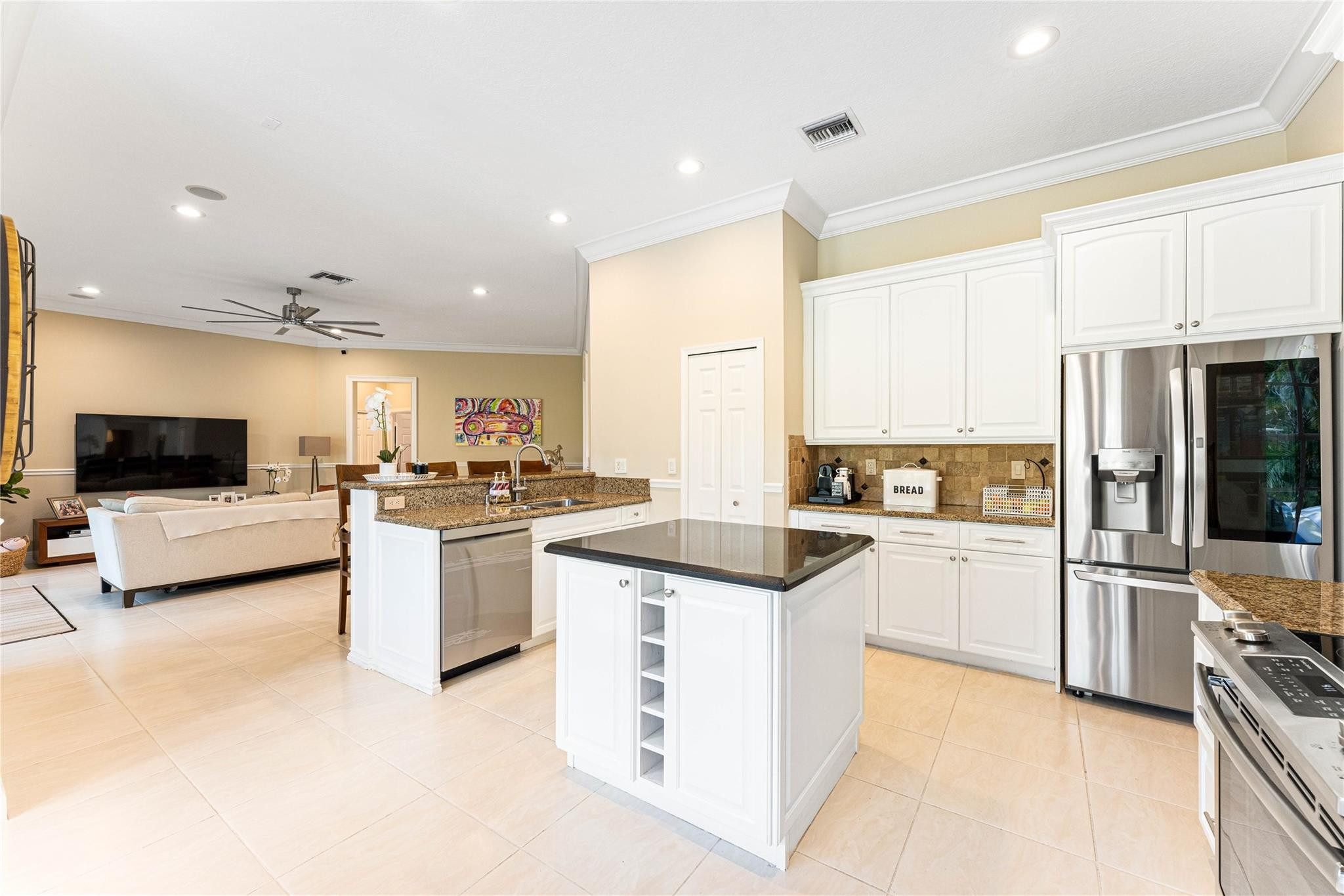 2527 Montclaire Circle
