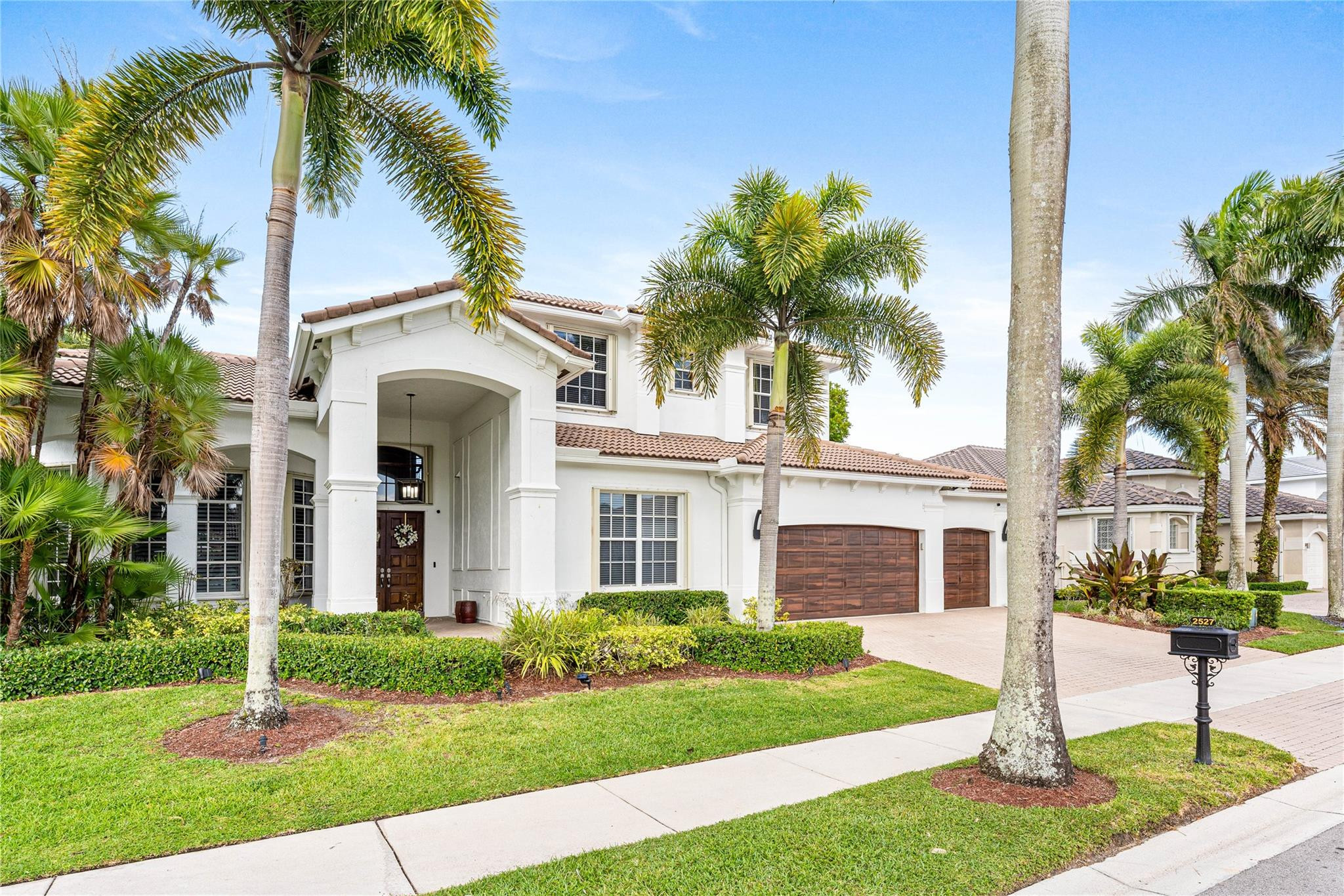 2527 Montclaire Circle