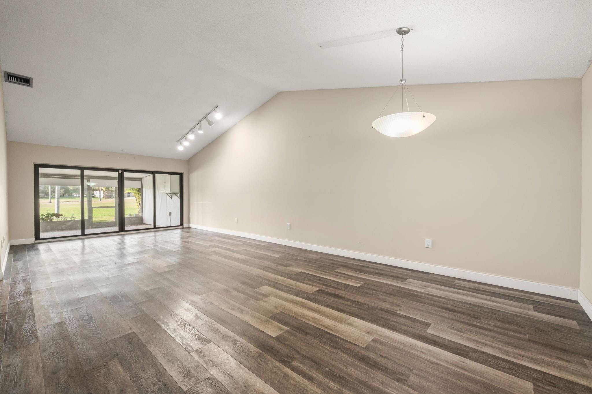 370 Fairway Circle 13