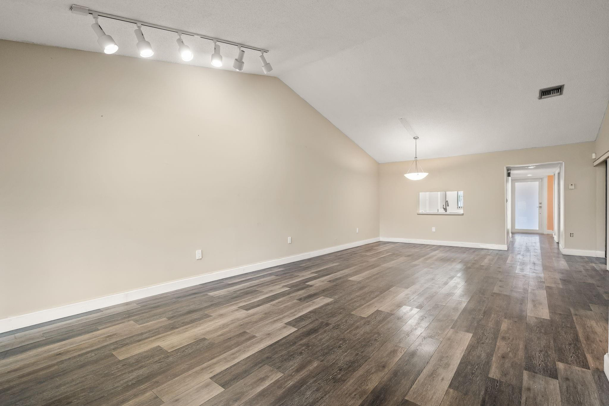 370 Fairway Circle 13