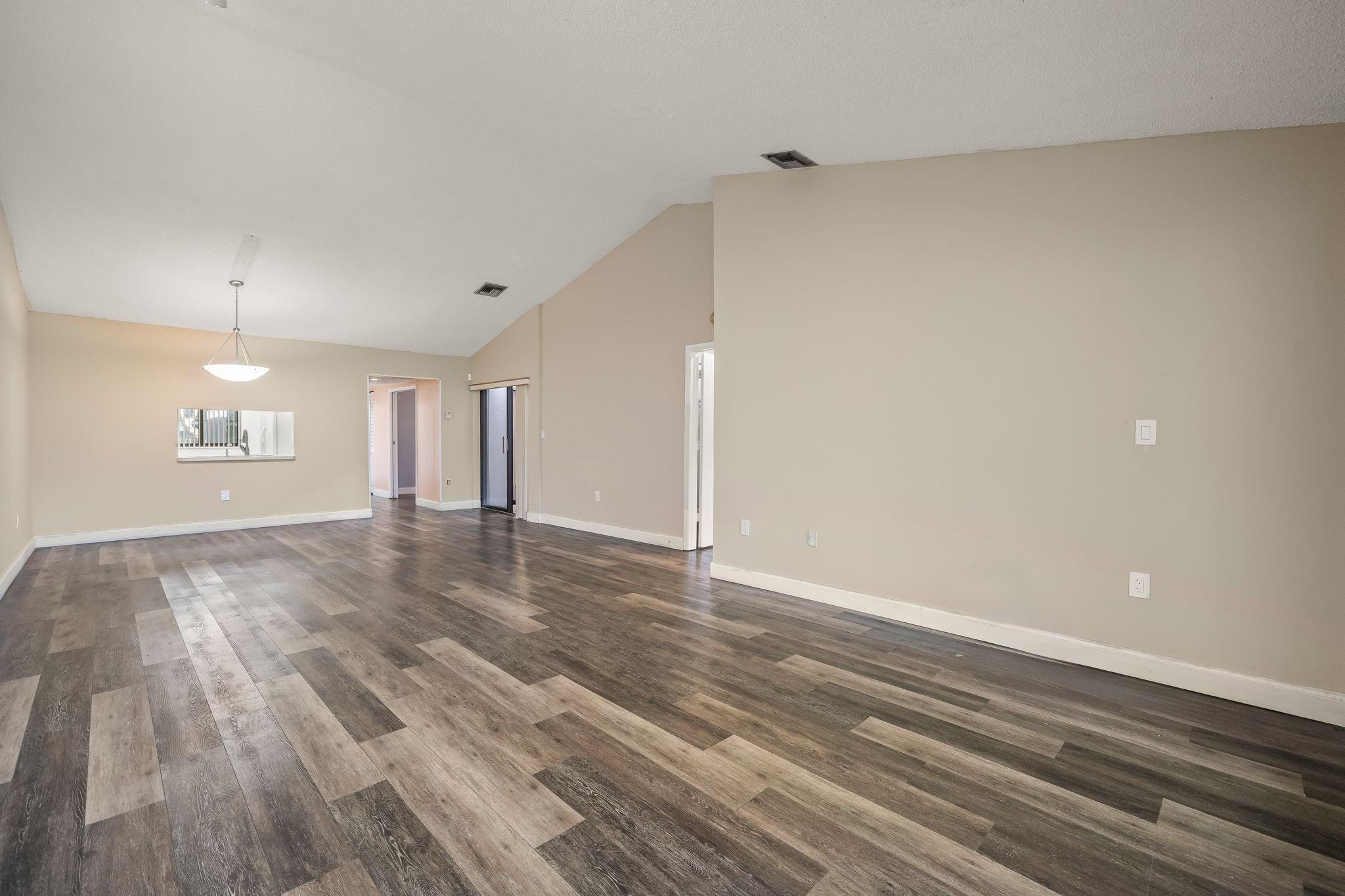 370 Fairway Circle 13